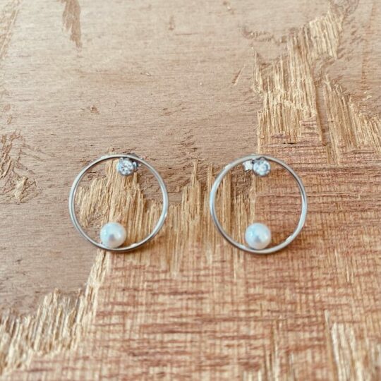 Boucles d'oreilles rondes avec 2 perles