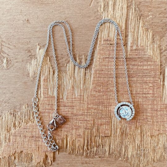 Collier pierre blanche en "howlite"