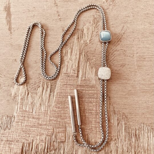 Collier strass et pierre semi précieuse bleue