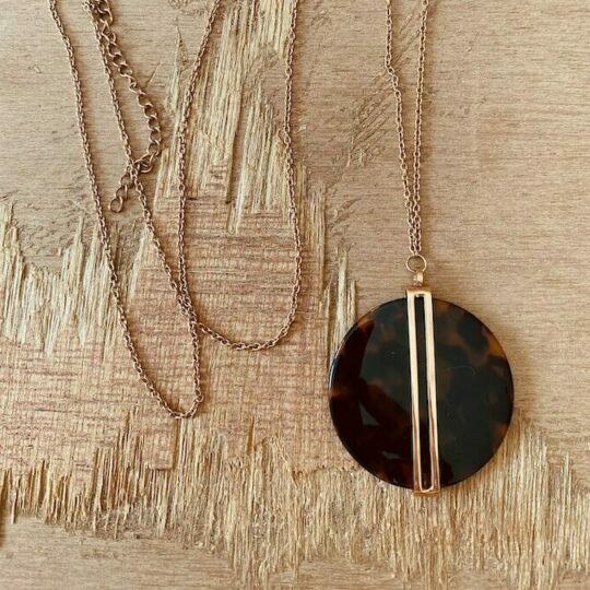 Collier pastille ronde couleur "écaille"