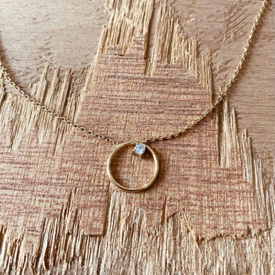Collier pendentif en forme de cercle pierre en CZ