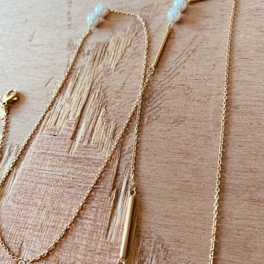 Sautoir orné de perles