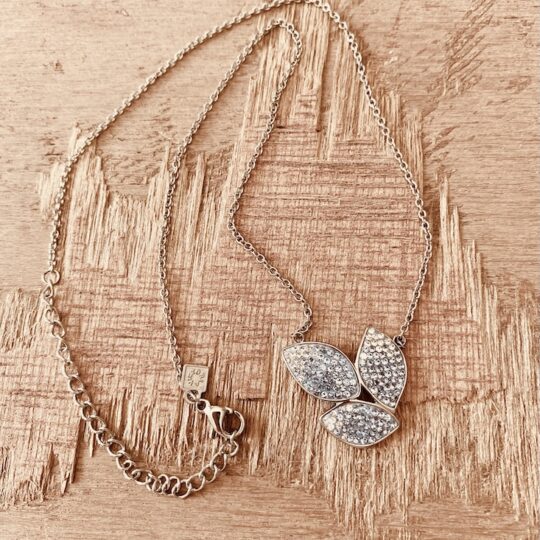Collier 3 feuilles strass bleu et blanc