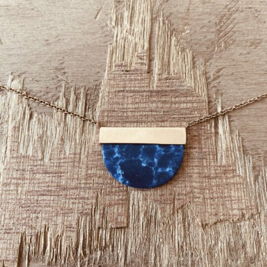 Collier demi lune sodalite