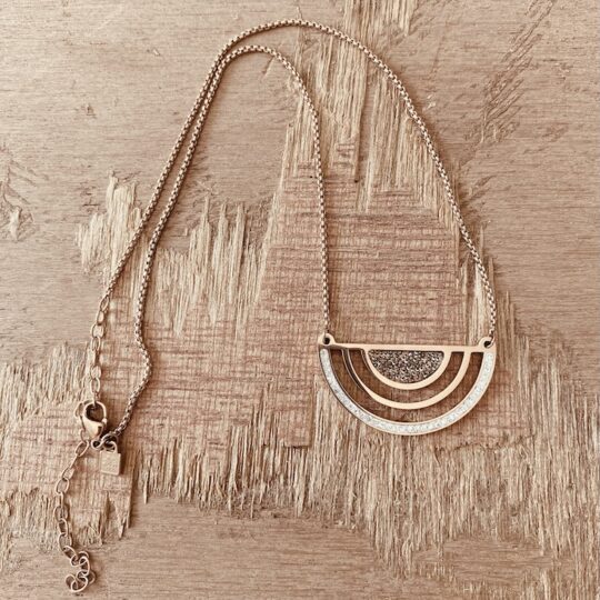 Collier demi cercle
