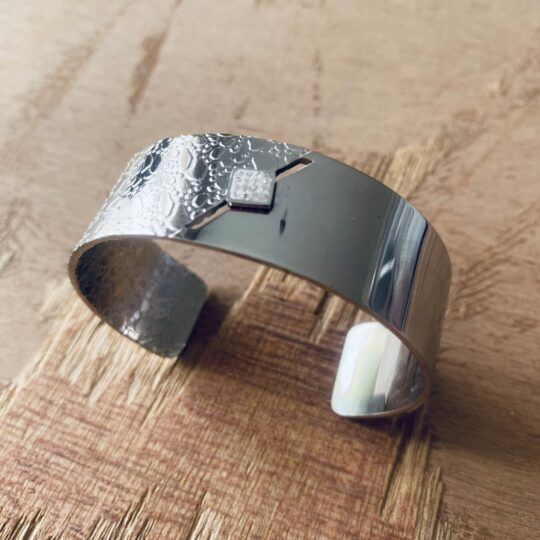Bracelet manchette martelé rigide