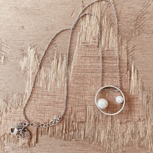 Collier Cercle 2 perles blanches