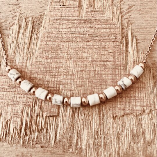 Collier "Cylindres" en howlite