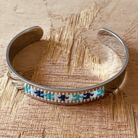 Bracelet perles bleues et blanches