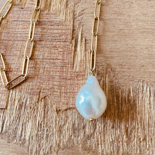 Sautoir maillon allongé pendentif grande perle