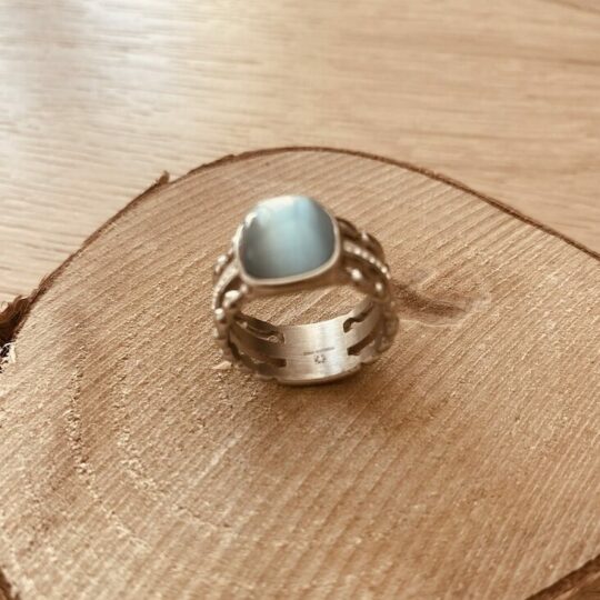 Bague pierre bleue ciel