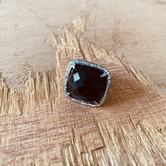 Bague cristal noir facetté
