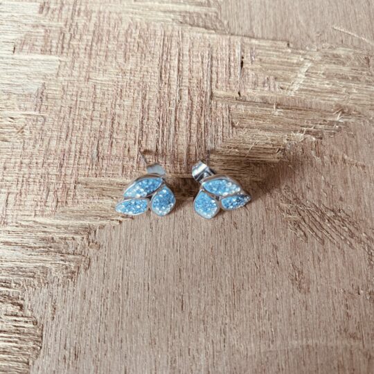 B. O. 3 feuilles de cristal bleu
