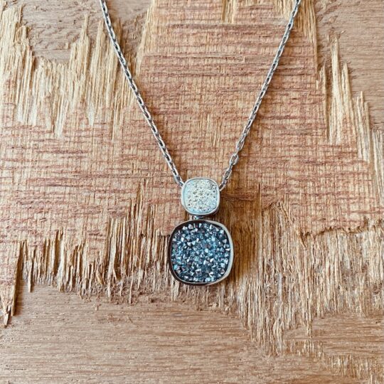 Collier 2 carrés cristal blanc et gris