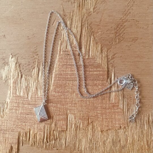 Collier "Enveloppe" argent rhodié et strass