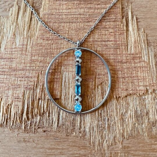 Collier barrette longue