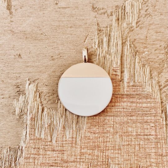 Pendentif pastille émaillée blanche