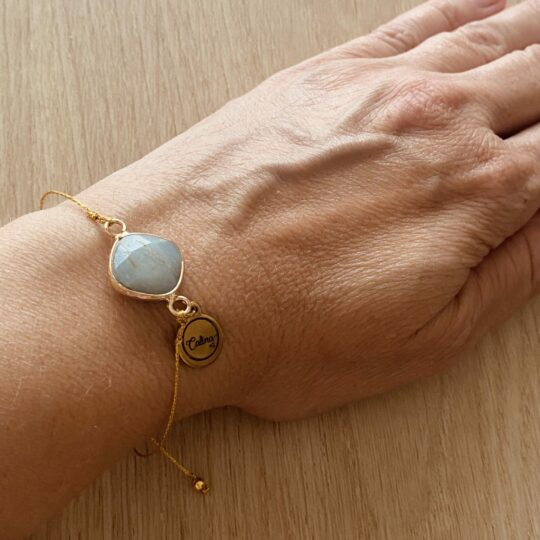 Bracelet en fil doré pierre amazonite