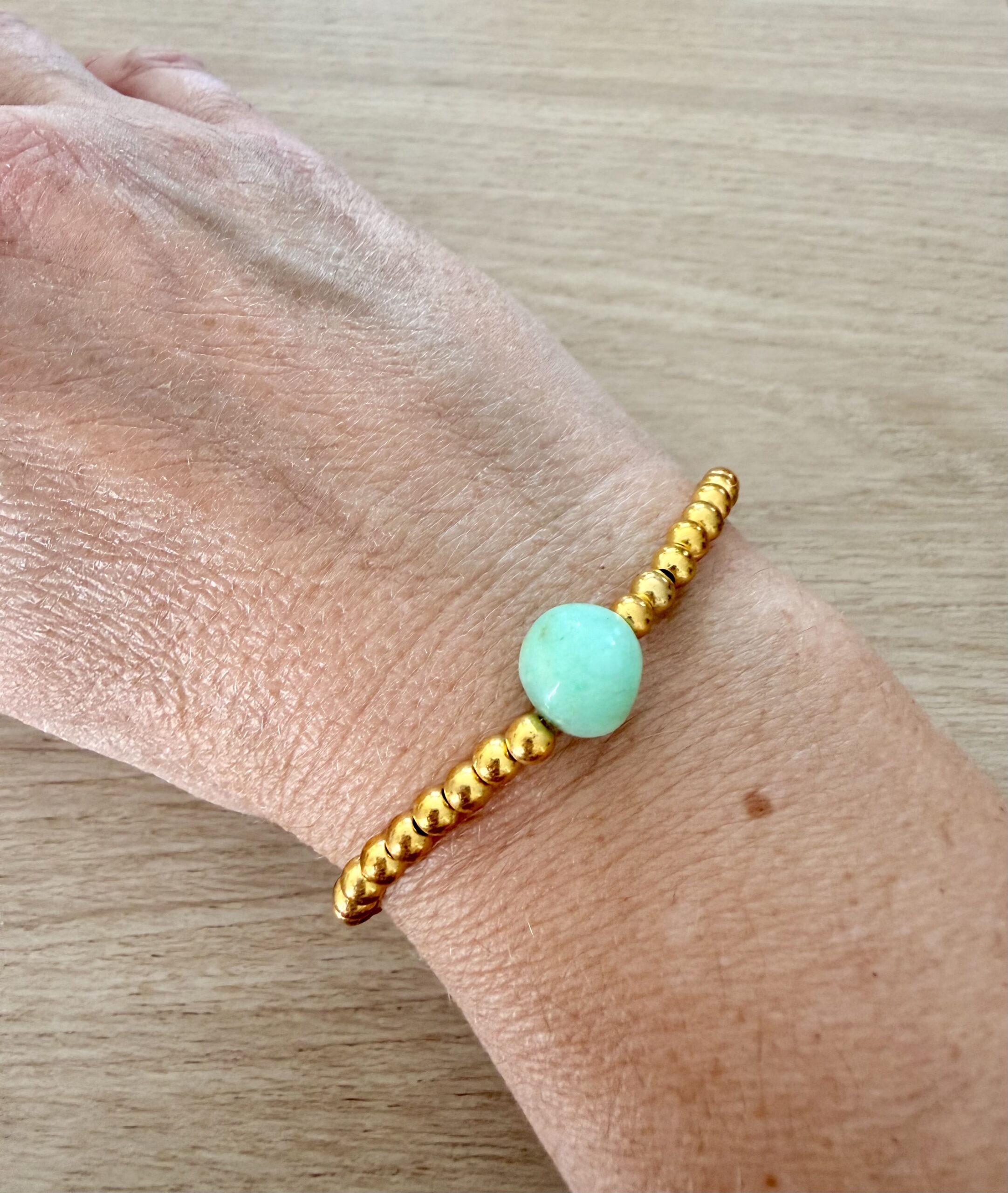 Bracelet boules dorées et chrysoprase – Image 3